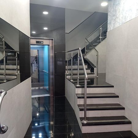 Amplio, Luminoso Y Moderno Cerca Del Casco Viejo Apartment Bilbao Bagian luar foto