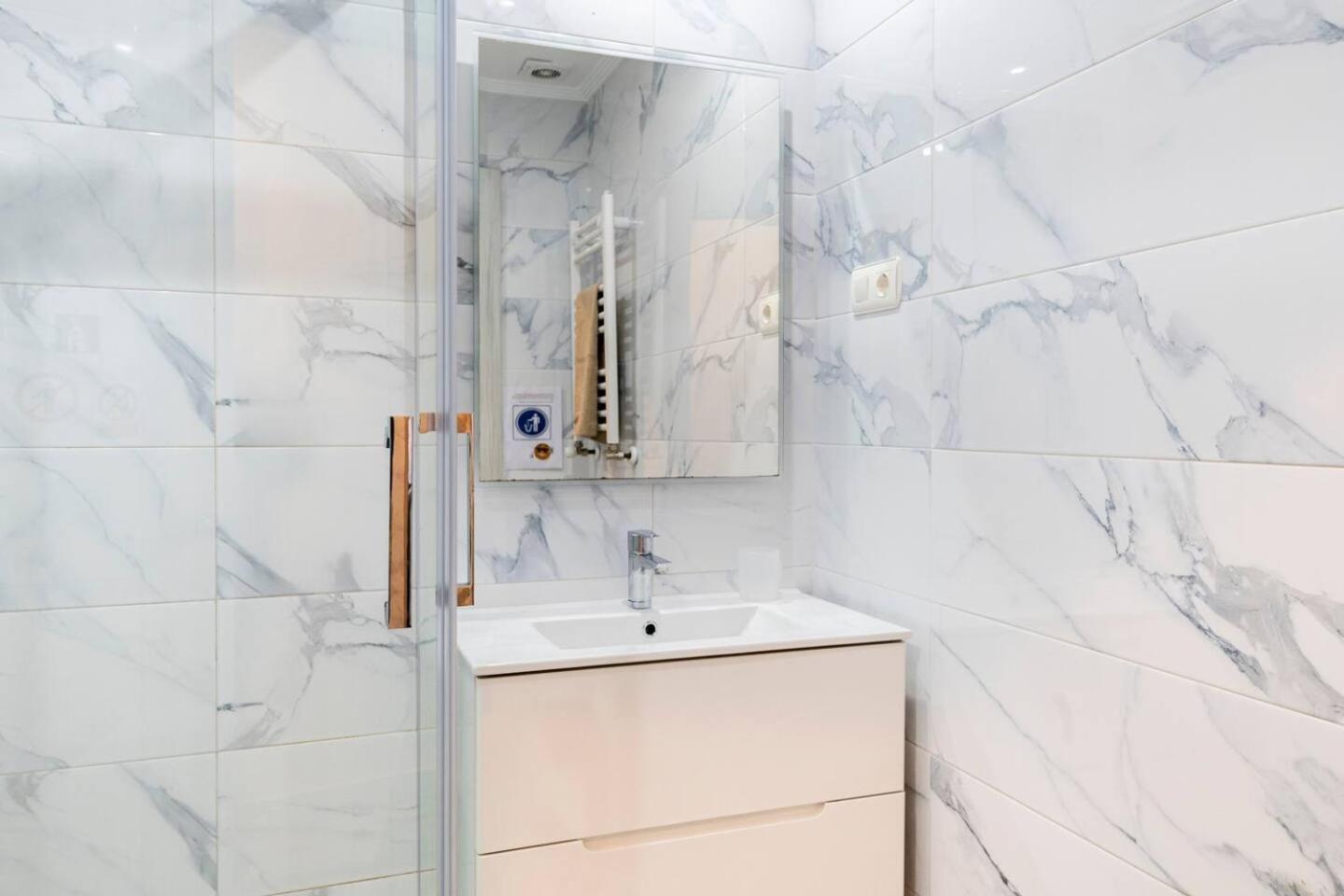 Amplio, Luminoso Y Moderno Cerca Del Casco Viejo Apartment Bilbao Bagian luar foto