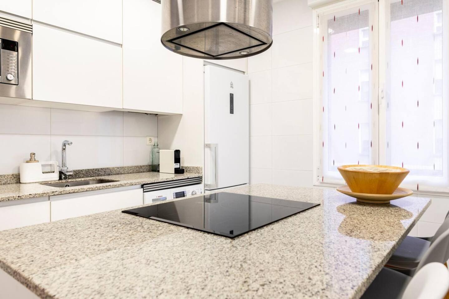 Amplio, Luminoso Y Moderno Cerca Del Casco Viejo Apartment Bilbao Bagian luar foto