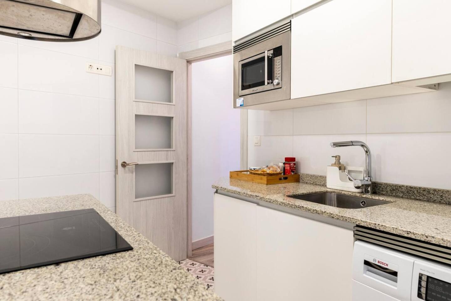 Amplio, Luminoso Y Moderno Cerca Del Casco Viejo Apartment Bilbao Bagian luar foto